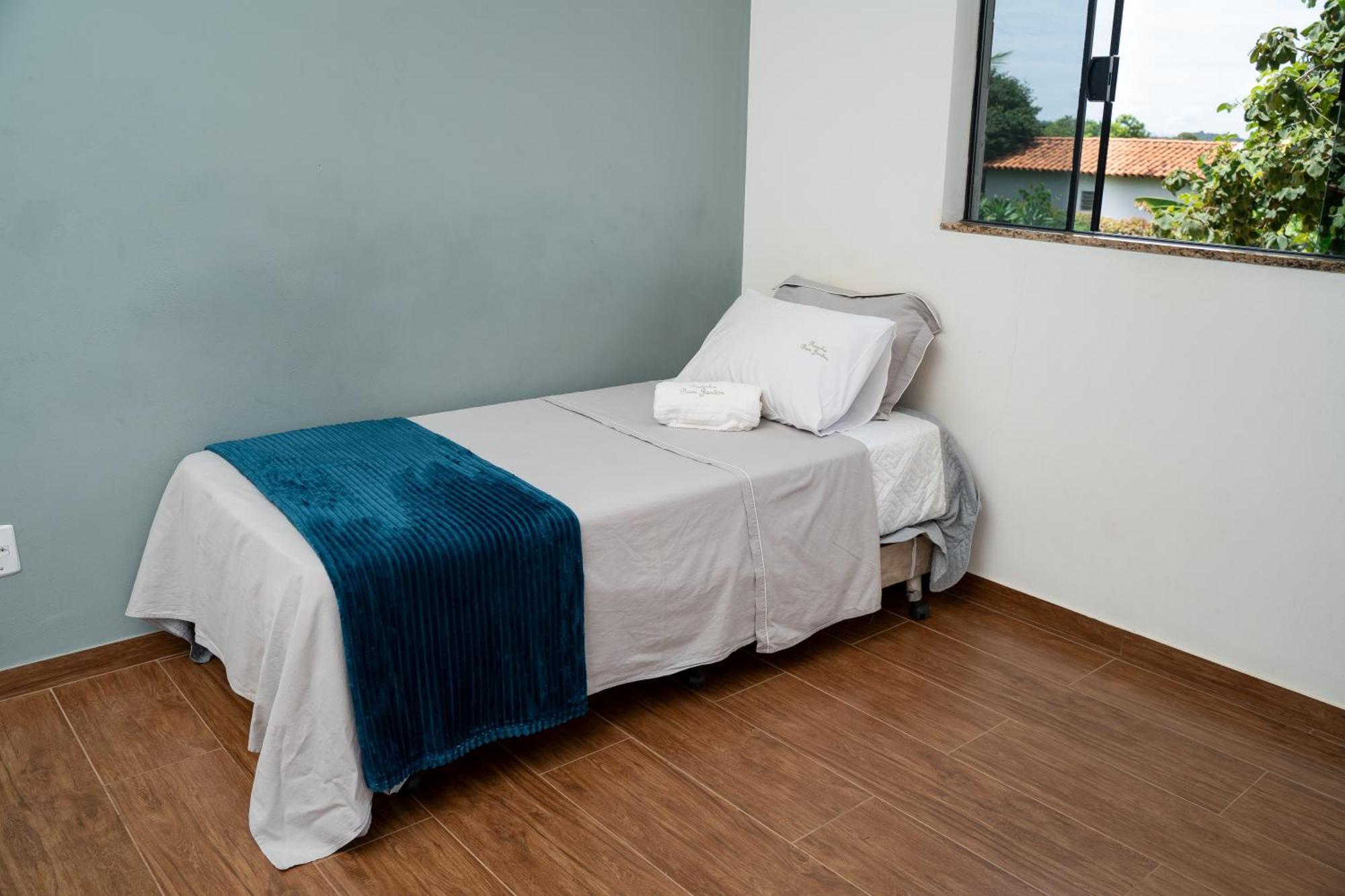 Casa Com Piscina Vista Para Lago, 03 Quartos Confortaveis Capitólio Dış mekan fotoğraf