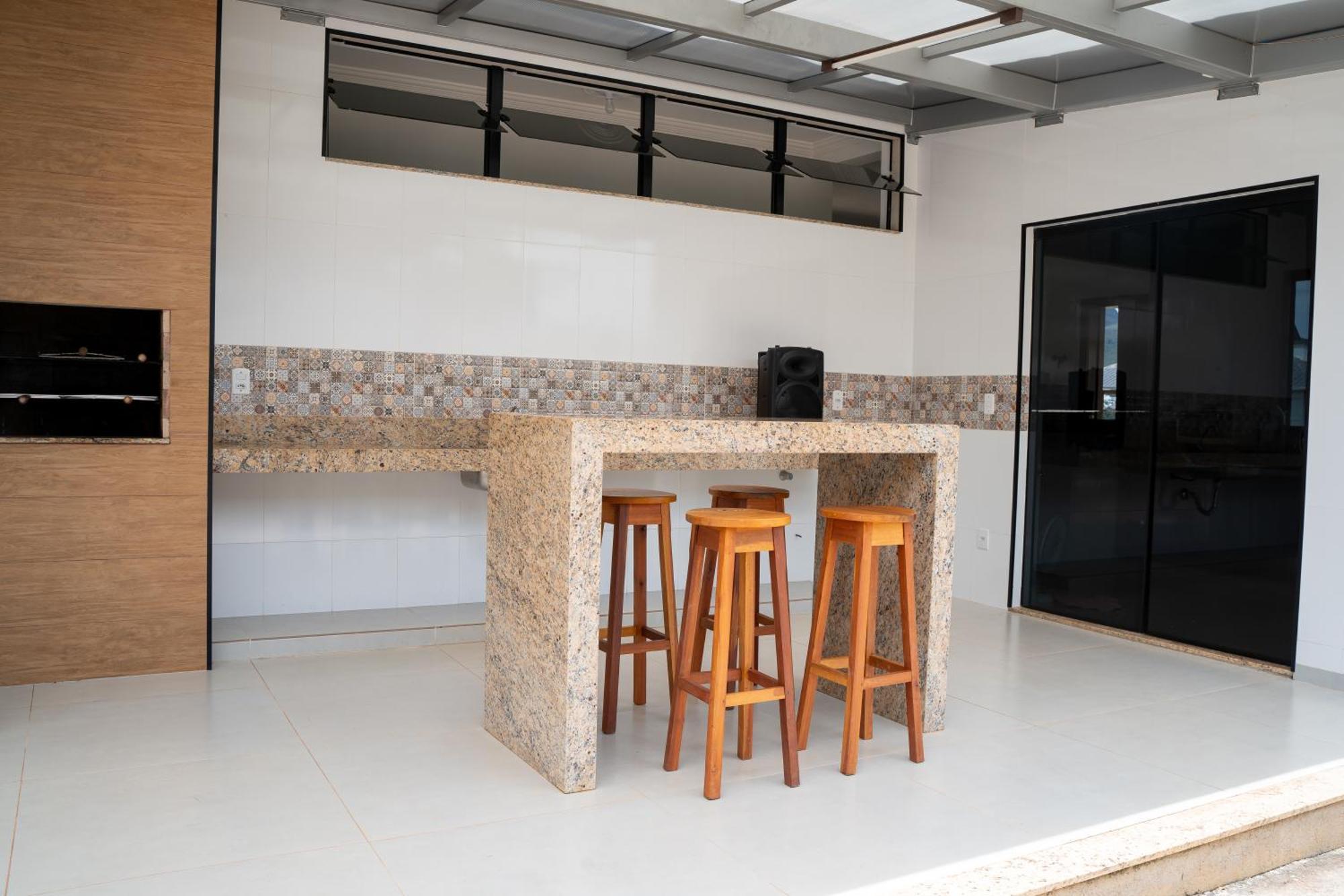 Casa Com Piscina Vista Para Lago, 03 Quartos Confortaveis Capitólio Dış mekan fotoğraf